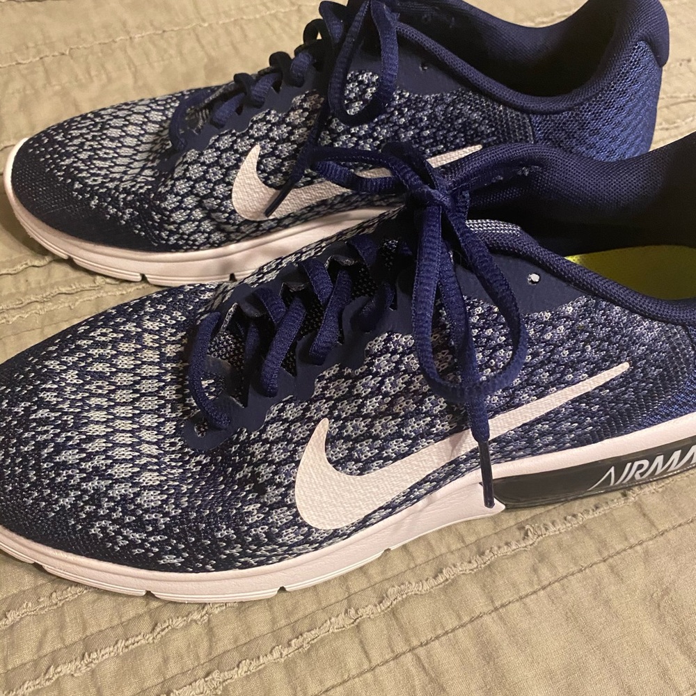 Nike Air Max Sequent 2